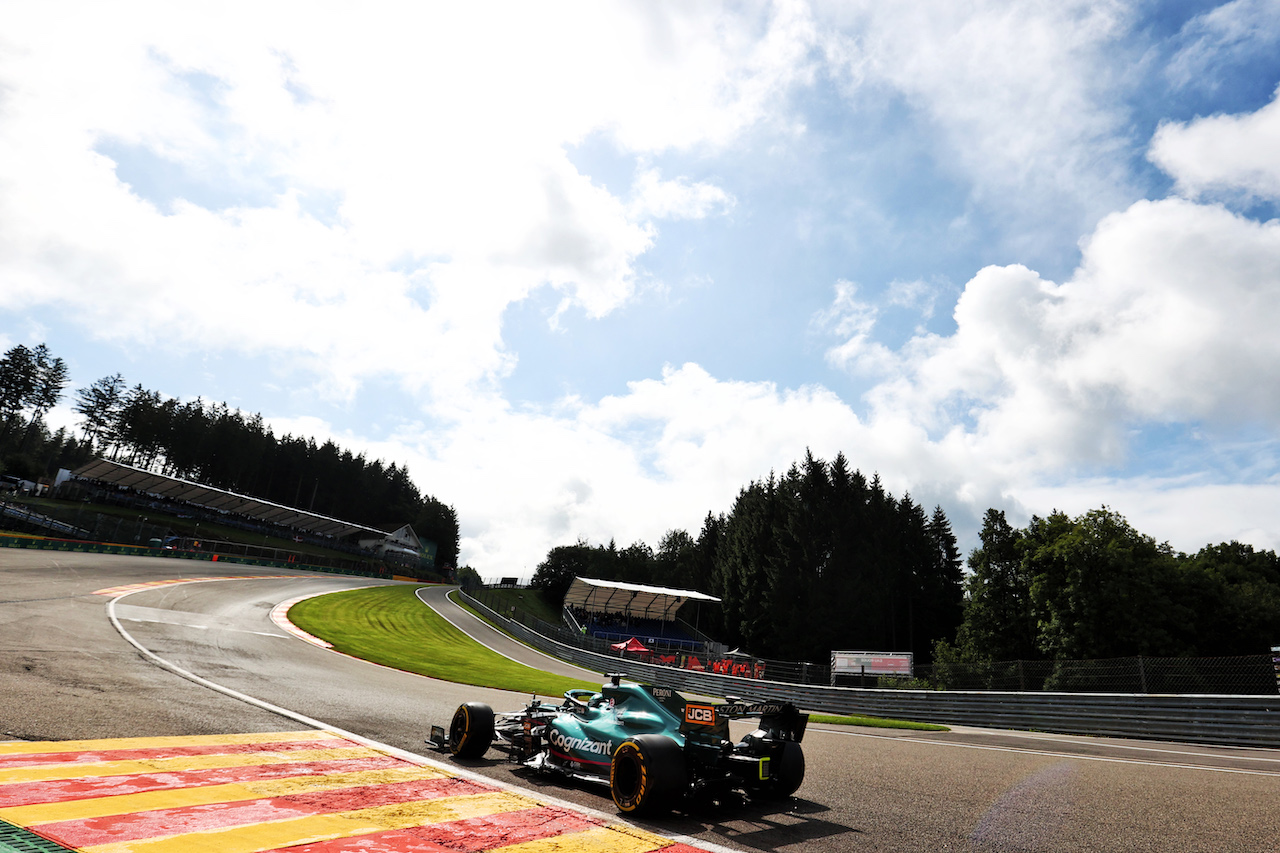 GP BELGIO, Lance Stroll (CDN) Aston Martin F1 Team AMR21.
27.08.2021. Formula 1 World Championship, Rd 12, Belgian Grand Prix, Spa Francorchamps, Belgium, Practice Day.
- www.xpbimages.com, EMail: requests@xpbimages.com © Copyright: Charniaux / XPB Images