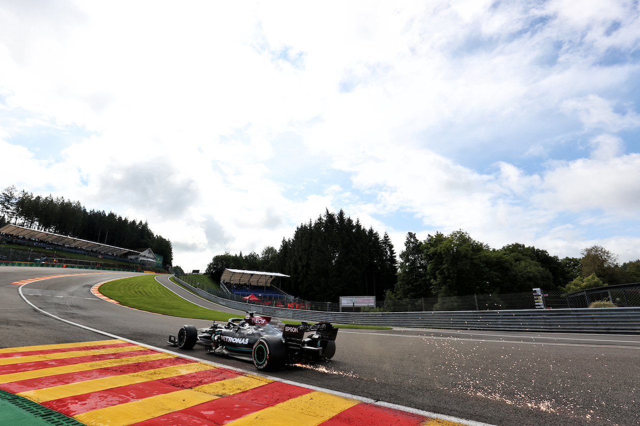 GP BELGIO, Lewis Hamilton (GBR) Mercedes AMG F1 W12.
27.08.2021. Formula 1 World Championship, Rd 12, Belgian Grand Prix, Spa Francorchamps, Belgium, Practice Day.
- www.xpbimages.com, EMail: requests@xpbimages.com © Copyright: Charniaux / XPB Images