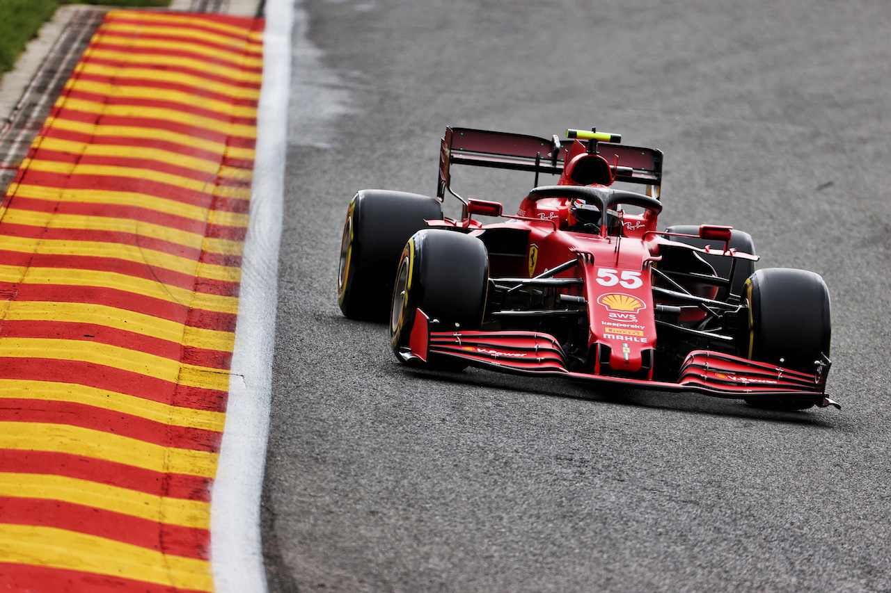 GP BELGIO, Carlos Sainz Jr (ESP) Ferrari SF-21.
27.08.2021. Formula 1 World Championship, Rd 12, Belgian Grand Prix, Spa Francorchamps, Belgium, Practice Day.
- www.xpbimages.com, EMail: requests@xpbimages.com © Copyright: Batchelor / XPB Images