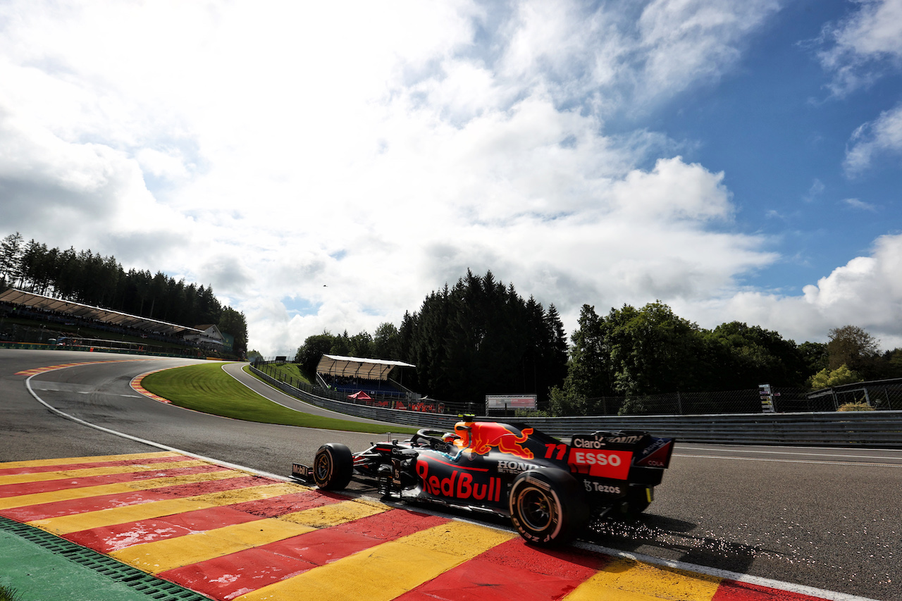 GP BELGIO, Sergio Perez (MEX) Red Bull Racing RB16B.
27.08.2021. Formula 1 World Championship, Rd 12, Belgian Grand Prix, Spa Francorchamps, Belgium, Practice Day.
- www.xpbimages.com, EMail: requests@xpbimages.com © Copyright: Charniaux / XPB Images