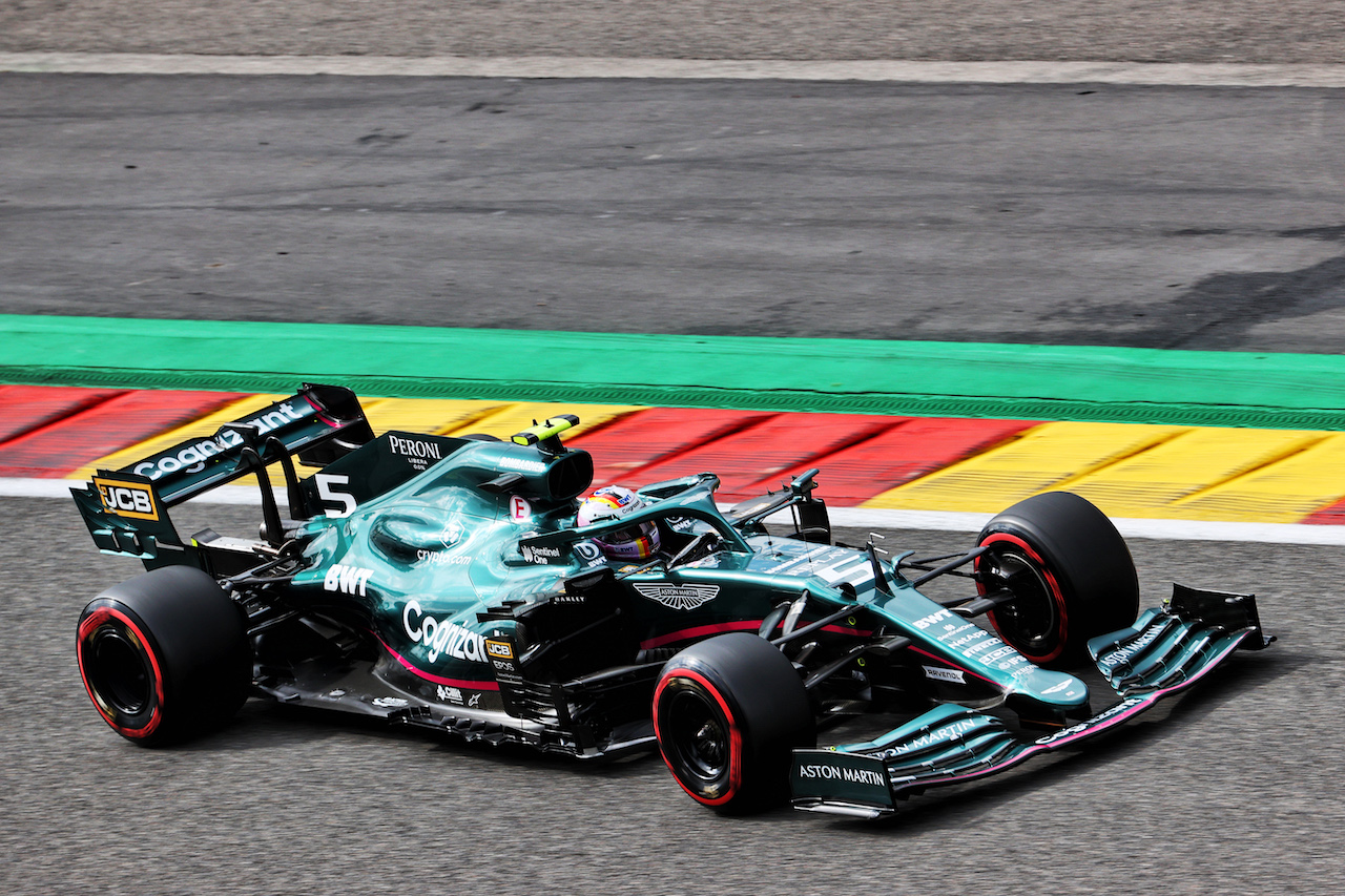 GP BELGIO, Sebastian Vettel (GER) Aston Martin F1 Team AMR21.
27.08.2021. Formula 1 World Championship, Rd 12, Belgian Grand Prix, Spa Francorchamps, Belgium, Practice Day.
- www.xpbimages.com, EMail: requests@xpbimages.com © Copyright: Batchelor / XPB Images