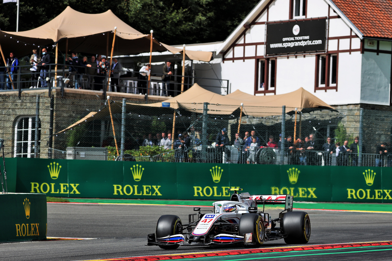GP BELGIO, Mick Schumacher (GER) Haas VF-21.
27.08.2021. Formula 1 World Championship, Rd 12, Belgian Grand Prix, Spa Francorchamps, Belgium, Practice Day.
- www.xpbimages.com, EMail: requests@xpbimages.com © Copyright: Batchelor / XPB Images