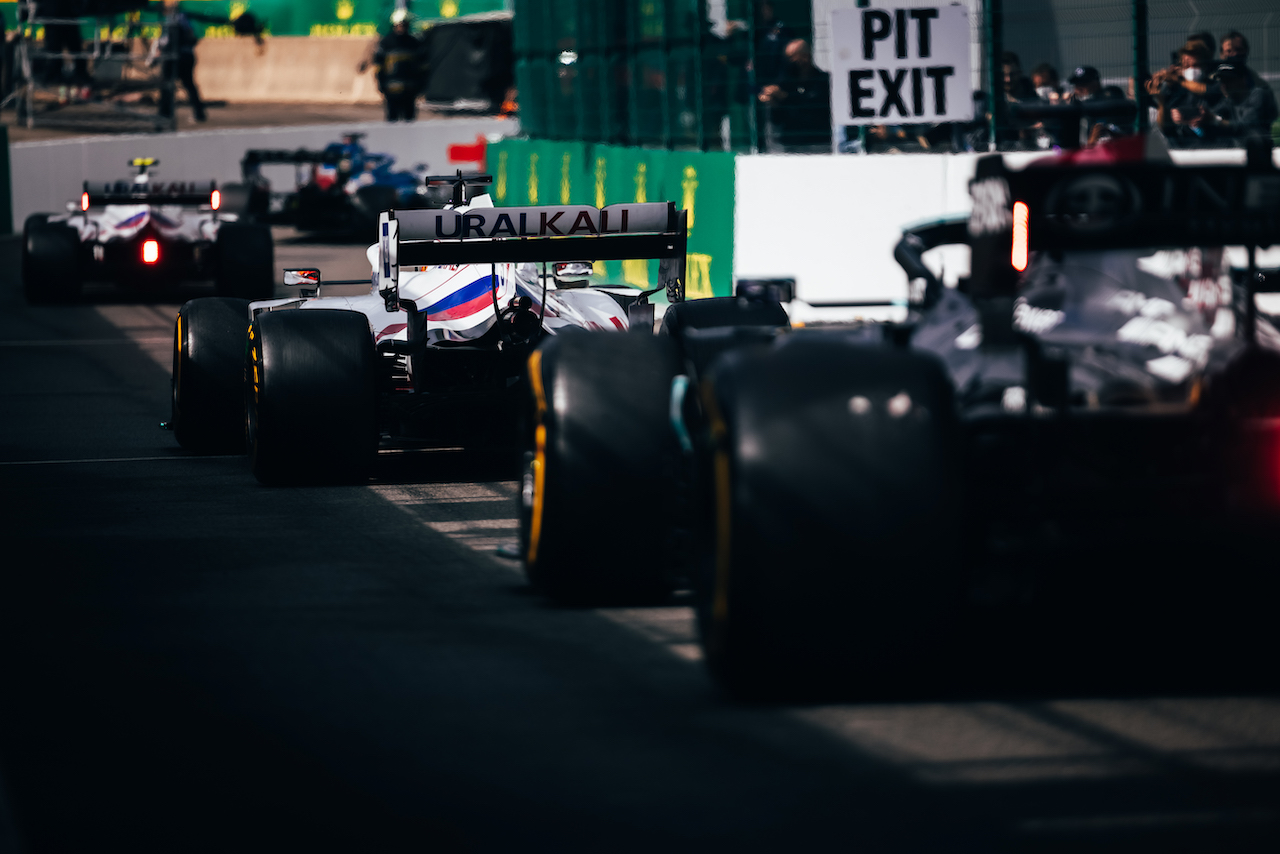 GP BELGIO, Mick Schumacher (GER) Haas VF-21 leaves the pits.
27.08.2021. Formula 1 World Championship, Rd 12, Belgian Grand Prix, Spa Francorchamps, Belgium, Practice Day.
- www.xpbimages.com, EMail: requests@xpbimages.com © Copyright: Bearne / XPB Images