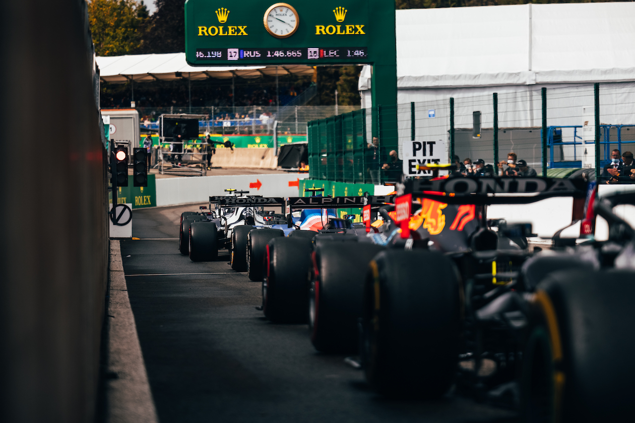 GP BELGIO, Esteban Ocon (FRA) Alpine F1 Team A521 with other cars at the end of the pit lane.
27.08.2021. Formula 1 World Championship, Rd 12, Belgian Grand Prix, Spa Francorchamps, Belgium, Practice Day.
- www.xpbimages.com, EMail: requests@xpbimages.com © Copyright: Bearne / XPB Images