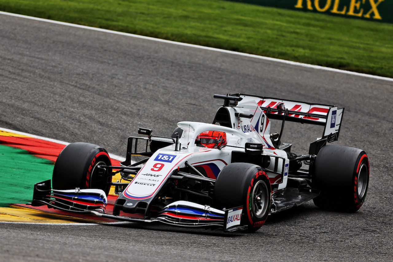 GP BELGIO, Nikita Mazepin (RUS) Haas F1 Team VF-21.
27.08.2021. Formula 1 World Championship, Rd 12, Belgian Grand Prix, Spa Francorchamps, Belgium, Practice Day.
- www.xpbimages.com, EMail: requests@xpbimages.com © Copyright: Batchelor / XPB Images