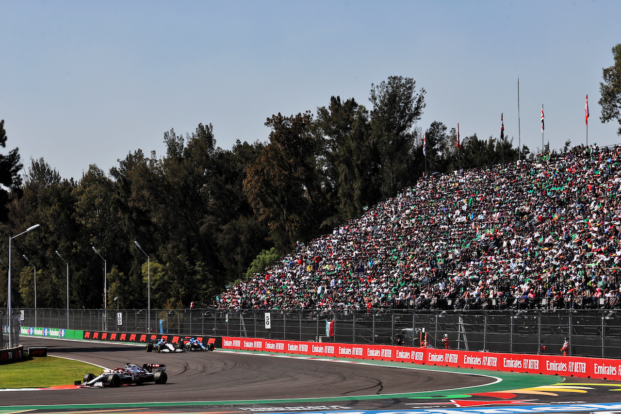 GP CITTA DEL MESSICO, Kimi Raikkonen (FIN) Alfa Romeo Racing C41.
07.11.2021. Formula 1 World Championship, Rd 18, Mexican Grand Prix, Mexico City, Mexico, Gara Day.
- www.xpbimages.com, EMail: requests@xpbimages.com © Copyright: Batchelor / XPB Images