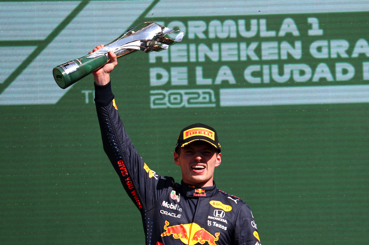 GP CITTA DEL MESSICO, 1st place Max Verstappen (NLD) Red Bull Racing RB16B.
07.11.2021. Formula 1 World Championship, Rd 18, Mexican Grand Prix, Mexico City, Mexico, Gara Day.
- www.xpbimages.com, EMail: requests@xpbimages.com © Copyright: Batchelor / XPB Images