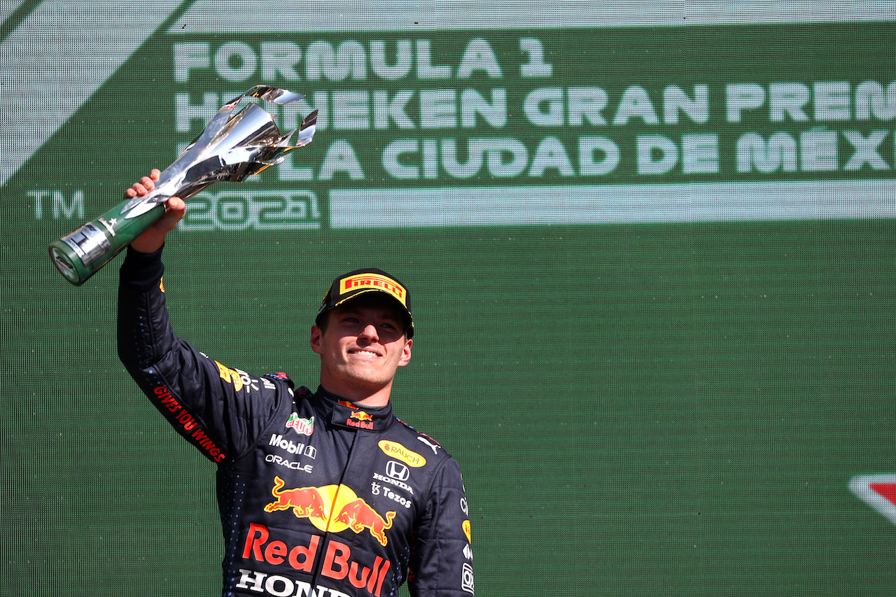 GP CITTA DEL MESSICO, 1st place Max Verstappen (NLD) Red Bull Racing RB16B.
07.11.2021. Formula 1 World Championship, Rd 18, Mexican Grand Prix, Mexico City, Mexico, Gara Day.
- www.xpbimages.com, EMail: requests@xpbimages.com ¬© Copyright: Batchelor / XPB Images