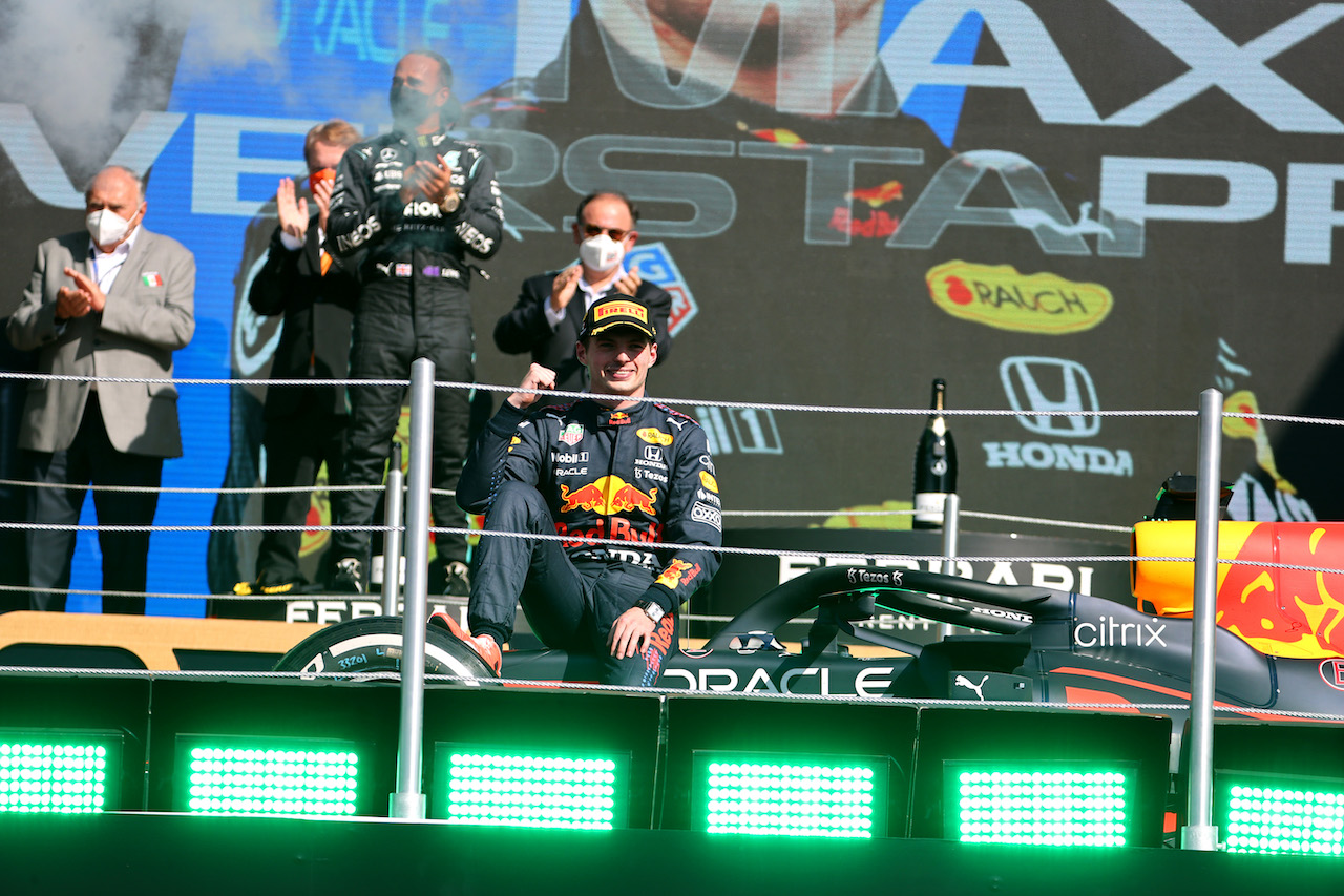 GP CITTA DEL MESSICO, 1st place Max Verstappen (NLD) Red Bull Racing RB16B.
07.11.2021. Formula 1 World Championship, Rd 18, Mexican Grand Prix, Mexico City, Mexico, Gara Day.
- www.xpbimages.com, EMail: requests@xpbimages.com ¬© Copyright: Batchelor / XPB Images