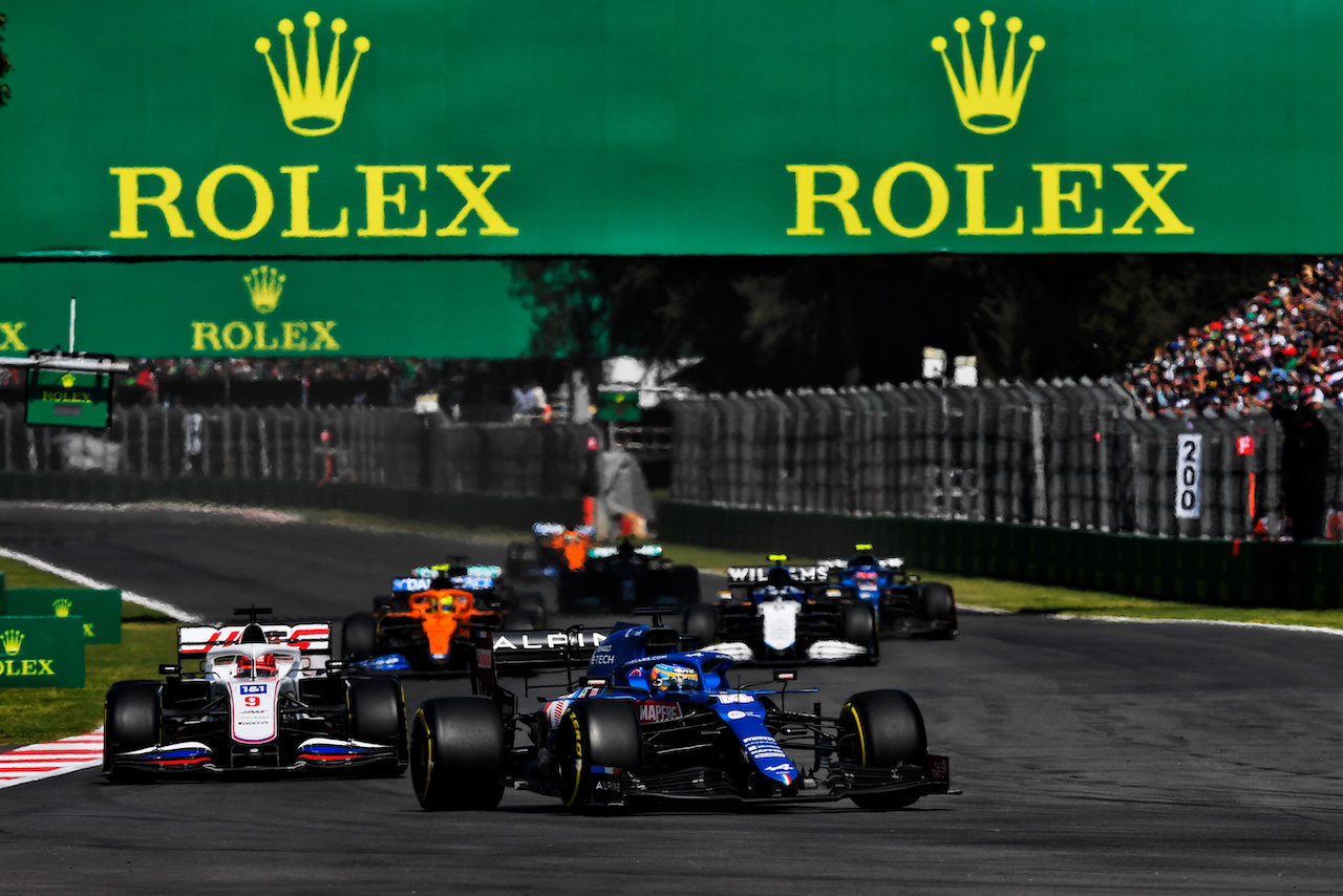 GP CITTA DEL MESSICO, Fernando Alonso (ESP) Alpine F1 Team A521.
07.11.2021. Formula 1 World Championship, Rd 18, Mexican Grand Prix, Mexico City, Mexico, Gara Day.
- www.xpbimages.com, EMail: requests@xpbimages.com © Copyright: Carrezevoli / XPB Images