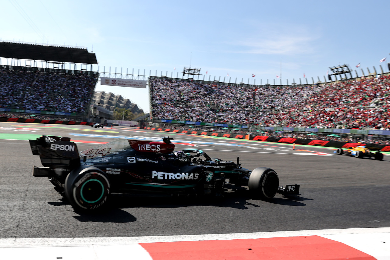 GP CITTA DEL MESSICO, Lewis Hamilton (GBR) Mercedes AMG F1 W12.
07.11.2021. Formula 1 World Championship, Rd 18, Mexican Grand Prix, Mexico City, Mexico, Gara Day.
- www.xpbimages.com, EMail: requests@xpbimages.com ¬© Copyright: Batchelor / XPB Images