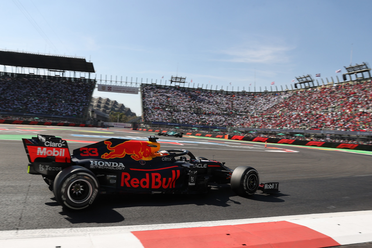 GP CITTA DEL MESSICO, Max Verstappen (NLD) Red Bull Racing RB16B.
07.11.2021. Formula 1 World Championship, Rd 18, Mexican Grand Prix, Mexico City, Mexico, Gara Day.
- www.xpbimages.com, EMail: requests@xpbimages.com © Copyright: Batchelor / XPB Images