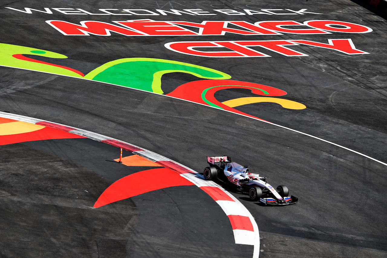 GP CITTA DEL MESSICO, Nikita Mazepin (RUS) Haas F1 Team VF-21.
07.11.2021. Formula 1 World Championship, Rd 18, Mexican Grand Prix, Mexico City, Mexico, Gara Day.
- www.xpbimages.com, EMail: requests@xpbimages.com © Copyright: Carrezevoli / XPB Images