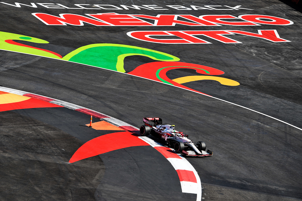GP CITTA DEL MESSICO, Antonio Giovinazzi (ITA) Alfa Romeo Racing C41.
07.11.2021. Formula 1 World Championship, Rd 18, Mexican Grand Prix, Mexico City, Mexico, Gara Day.
- www.xpbimages.com, EMail: requests@xpbimages.com © Copyright: Carrezevoli / XPB Images