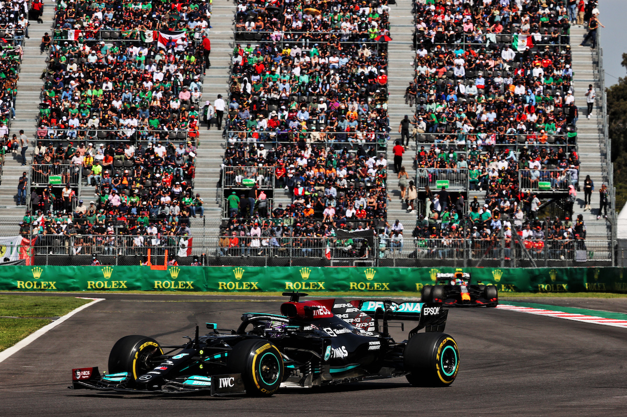 GP CITTA DEL MESSICO, Lewis Hamilton (GBR) Mercedes AMG F1 W12.
07.11.2021. Formula 1 World Championship, Rd 18, Mexican Grand Prix, Mexico City, Mexico, Gara Day.
- www.xpbimages.com, EMail: requests@xpbimages.com © Copyright: Batchelor / XPB Images