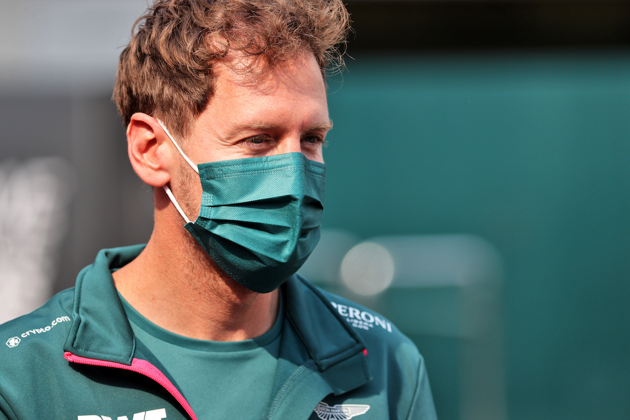 GP CITTA DEL MESSICO, Sebastian Vettel (GER) Aston Martin F1 Team.
04.11.2021. Formula 1 World Championship, Rd 18, Mexican Grand Prix, Mexico City, Mexico, Preparation Day.
- www.xpbimages.com, EMail: requests@xpbimages.com © Copyright: Batchelor / XPB Images