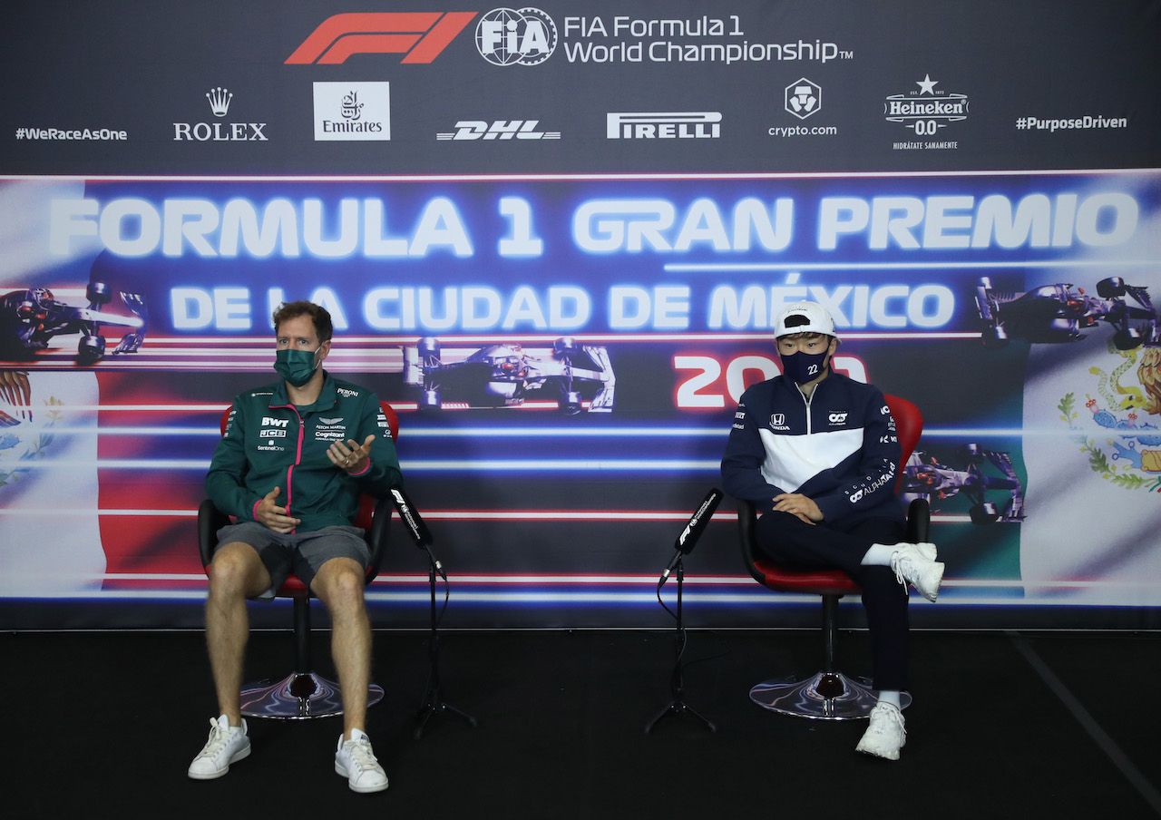 GP CITTA DEL MESSICO, (L to R): Sebastian Vettel (GER) Aston Martin F1 Team e Yuki Tsunoda (JPN) AlphaTauri in the FIA Press Conference.
04.11.2021. Formula 1 World Championship, Rd 18, Mexican Grand Prix, Mexico City, Mexico, Preparation Day.
- www.xpbimages.com, EMail: requests@xpbimages.com © Copyright: FIA Pool Image for Editorial Use Only