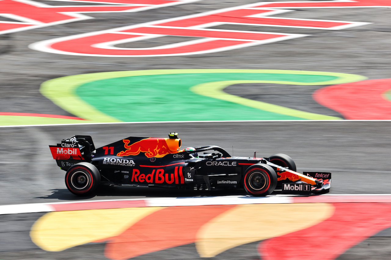 GP CITTA DEL MESSICO, Sergio Perez (MEX) Red Bull Racing RB16B.
06.11.2021. Formula 1 World Championship, Rd 18, Mexican Grand Prix, Mexico City, Mexico, Qualifiche Day.
- www.xpbimages.com, EMail: requests@xpbimages.com © Copyright: Batchelor / XPB Images