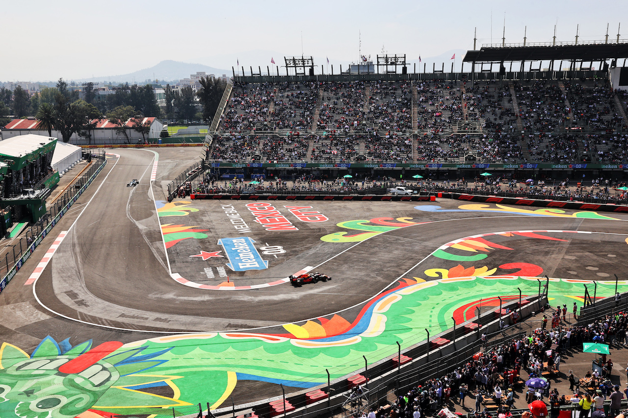 GP CITTA DEL MESSICO, Max Verstappen (NLD) Red Bull Racing RB16B.
06.11.2021. Formula 1 World Championship, Rd 18, Mexican Grand Prix, Mexico City, Mexico, Qualifiche Day.
- www.xpbimages.com, EMail: requests@xpbimages.com © Copyright: Batchelor / XPB Images