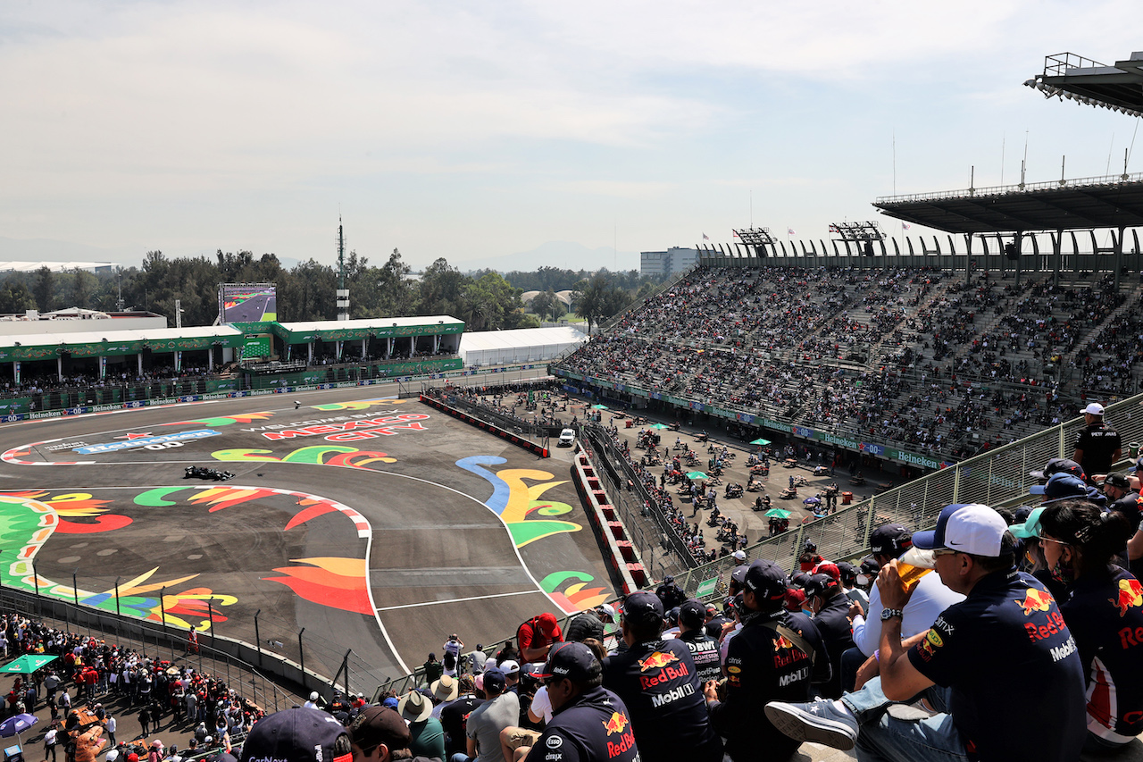 GP CITTA DEL MESSICO, Lewis Hamilton (GBR) Mercedes AMG F1 W12.
06.11.2021. Formula 1 World Championship, Rd 18, Mexican Grand Prix, Mexico City, Mexico, Qualifiche Day.
- www.xpbimages.com, EMail: requests@xpbimages.com © Copyright: Batchelor / XPB Images