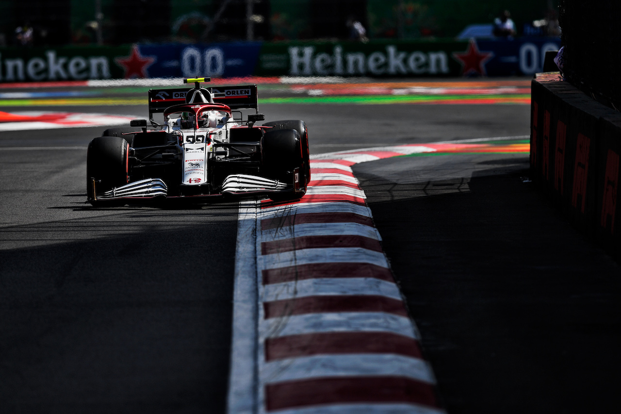 GP CITTA DEL MESSICO, Antonio Giovinazzi (ITA) Alfa Romeo Racing C41.
06.11.2021. Formula 1 World Championship, Rd 18, Mexican Grand Prix, Mexico City, Mexico, Qualifiche Day.
- www.xpbimages.com, EMail: requests@xpbimages.com © Copyright: Carrezevoli / XPB Images