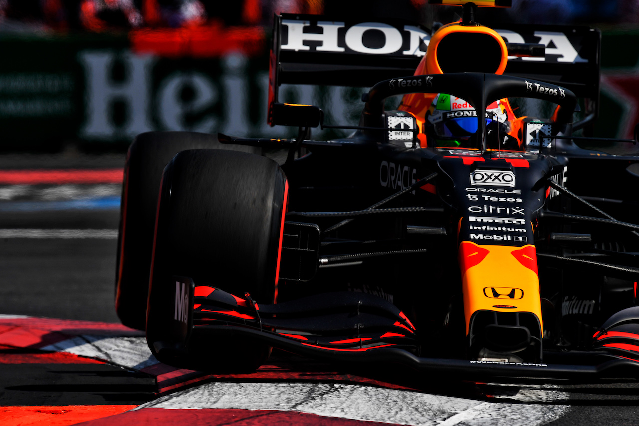 GP CITTA DEL MESSICO, Sergio Perez (MEX) Red Bull Racing RB16B.
06.11.2021. Formula 1 World Championship, Rd 18, Mexican Grand Prix, Mexico City, Mexico, Qualifiche Day.
- www.xpbimages.com, EMail: requests@xpbimages.com © Copyright: Carrezevoli / XPB Images