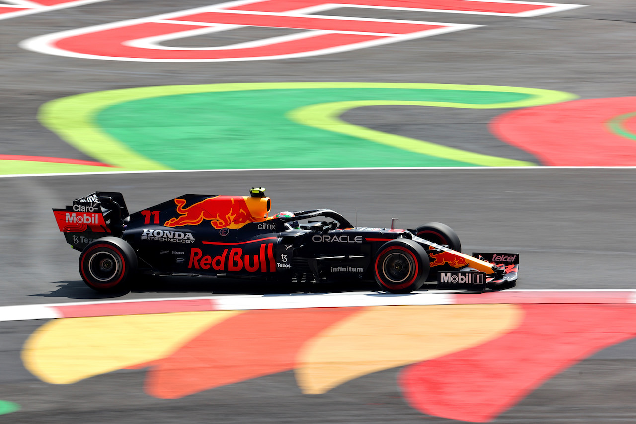 GP CITTA DEL MESSICO, Sergio Perez (MEX) Red Bull Racing RB16B.
06.11.2021. Formula 1 World Championship, Rd 18, Mexican Grand Prix, Mexico City, Mexico, Qualifiche Day.
- www.xpbimages.com, EMail: requests@xpbimages.com © Copyright: Batchelor / XPB Images