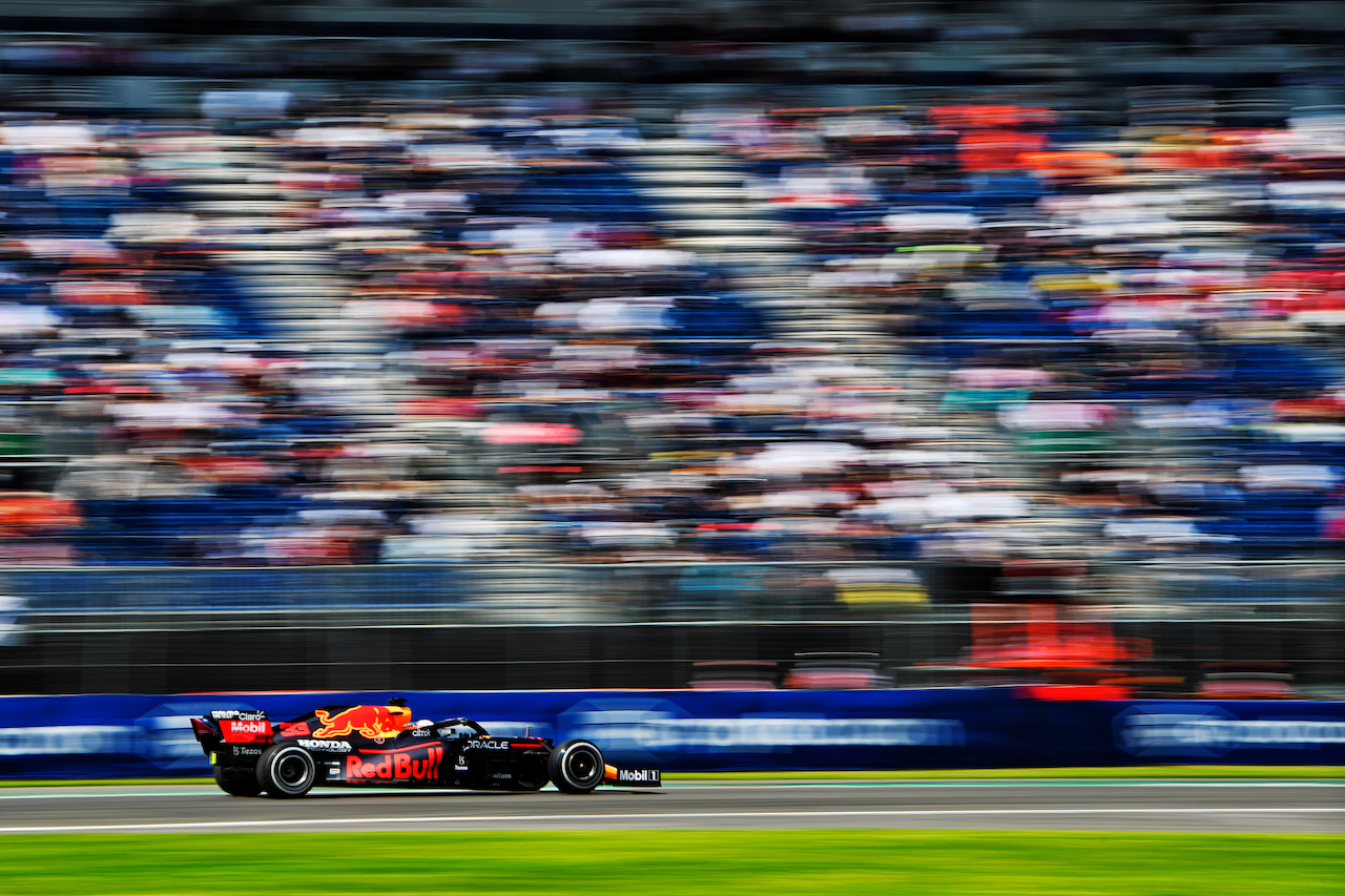 GP CITTA DEL MESSICO, Max Verstappen (NLD) Red Bull Racing RB16B.
05.11.2021. Formula 1 World Championship, Rd 18, Mexican Grand Prix, Mexico City, Mexico, Practice Day.
- www.xpbimages.com, EMail: requests@xpbimages.com © Copyright: Carrezevoli / XPB Images