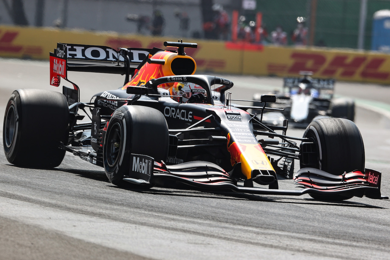 GP CITTA DEL MESSICO, Max Verstappen (NLD) Red Bull Racing RB16B.
05.11.2021. Formula 1 World Championship, Rd 18, Mexican Grand Prix, Mexico City, Mexico, Practice Day.
- www.xpbimages.com, EMail: requests@xpbimages.com © Copyright: Charniaux / XPB Images