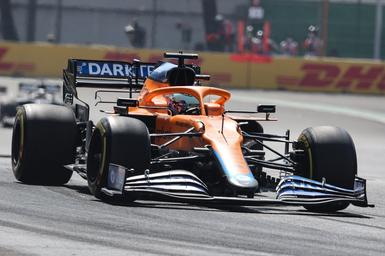 GP CITTA DEL MESSICO, Daniel Ricciardo (AUS) McLaren MCL35M.
05.11.2021. Formula 1 World Championship, Rd 18, Mexican Grand Prix, Mexico City, Mexico, Practice Day.
- www.xpbimages.com, EMail: requests@xpbimages.com © Copyright: Charniaux / XPB Images