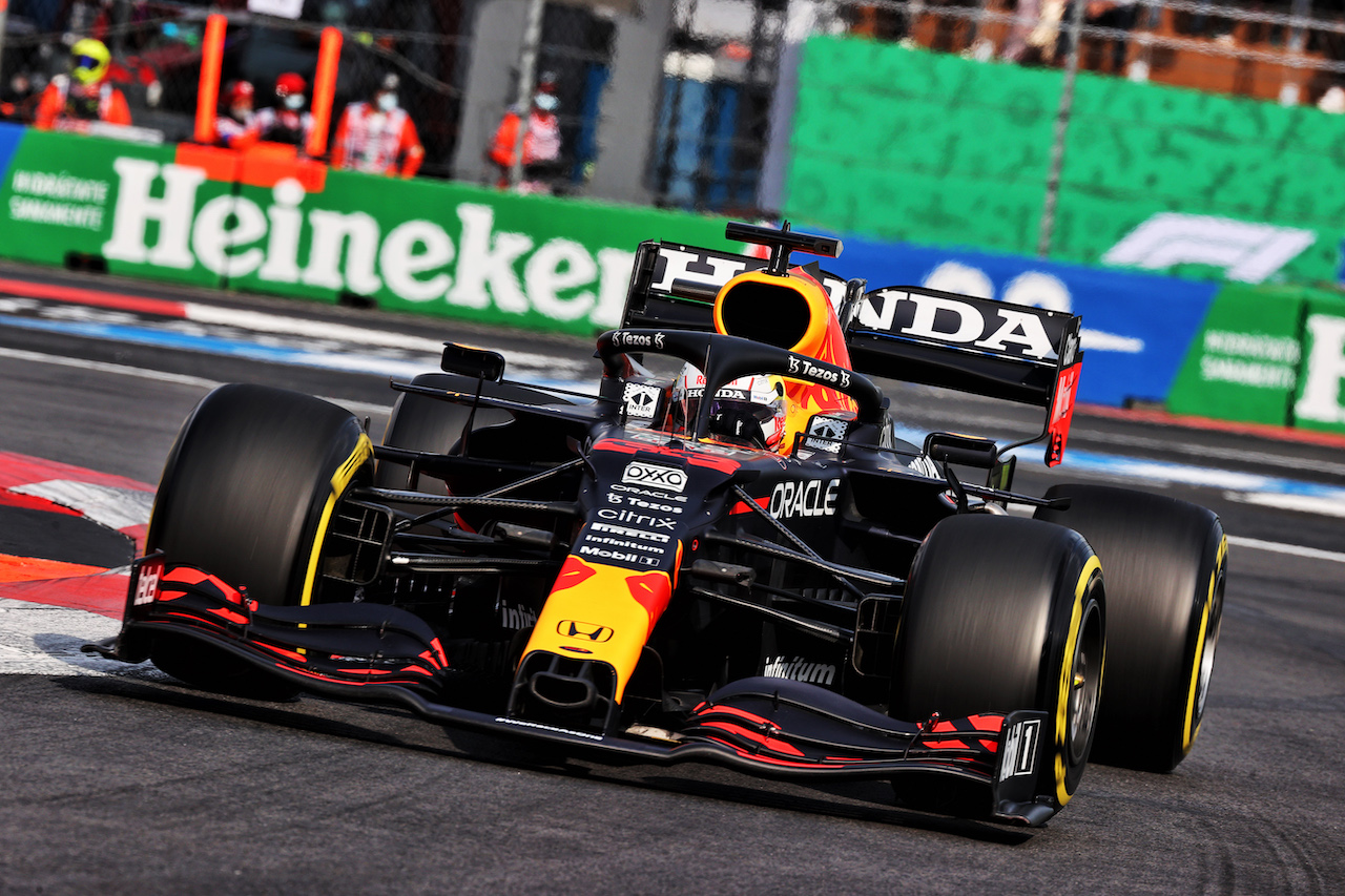 GP CITTA DEL MESSICO, Max Verstappen (NLD) Red Bull Racing RB16B.
05.11.2021. Formula 1 World Championship, Rd 18, Mexican Grand Prix, Mexico City, Mexico, Practice Day.
- www.xpbimages.com, EMail: requests@xpbimages.com © Copyright: Batchelor / XPB Images