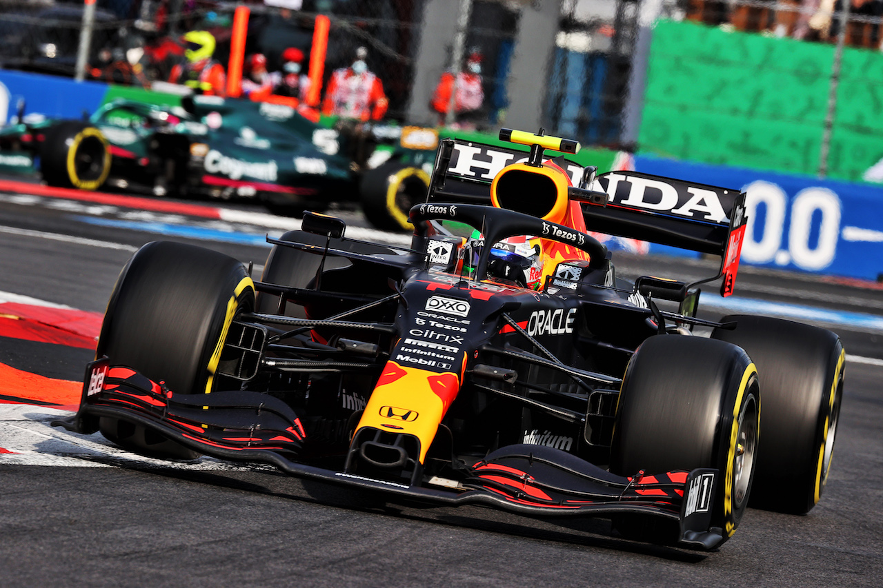 GP CITTA DEL MESSICO, Sergio Perez (MEX) Red Bull Racing RB16B.
05.11.2021. Formula 1 World Championship, Rd 18, Mexican Grand Prix, Mexico City, Mexico, Practice Day.
- www.xpbimages.com, EMail: requests@xpbimages.com © Copyright: Batchelor / XPB Images