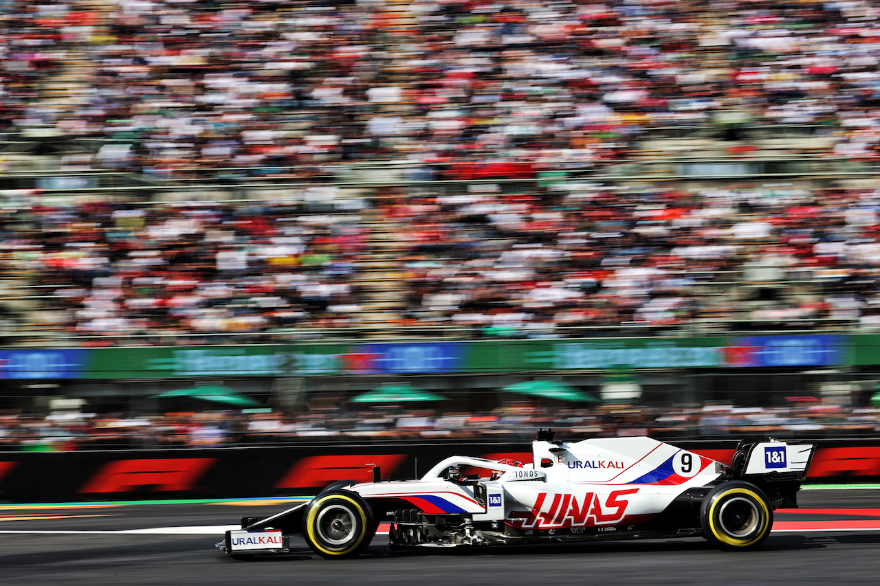 GP CITTA DEL MESSICO, Nikita Mazepin (RUS) Haas F1 Team VF-21.
05.11.2021. Formula 1 World Championship, Rd 18, Mexican Grand Prix, Mexico City, Mexico, Practice Day.
- www.xpbimages.com, EMail: requests@xpbimages.com © Copyright: Batchelor / XPB Images