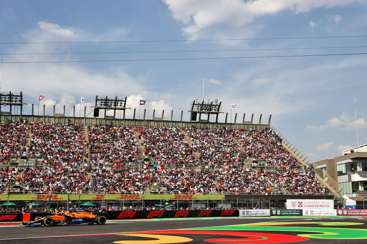 GP CITTA DEL MESSICO, Lando Norris (GBR) McLaren MCL35M.
05.11.2021. Formula 1 World Championship, Rd 18, Mexican Grand Prix, Mexico City, Mexico, Practice Day.
- www.xpbimages.com, EMail: requests@xpbimages.com © Copyright: Batchelor / XPB Images