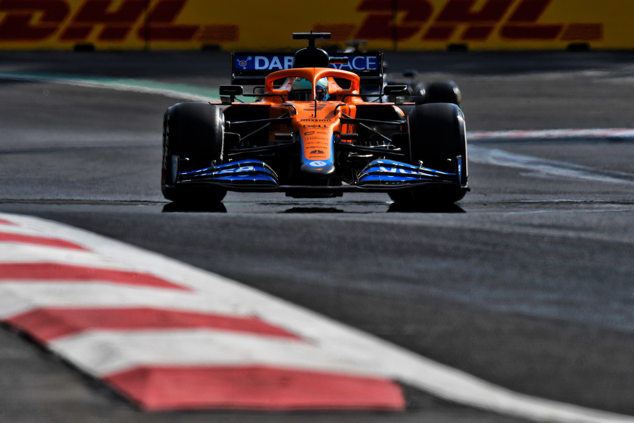 GP CITTA DEL MESSICO, Daniel Ricciardo (AUS) McLaren MCL35M.
05.11.2021. Formula 1 World Championship, Rd 18, Mexican Grand Prix, Mexico City, Mexico, Practice Day.
- www.xpbimages.com, EMail: requests@xpbimages.com © Copyright: Carrezevoli / XPB Images