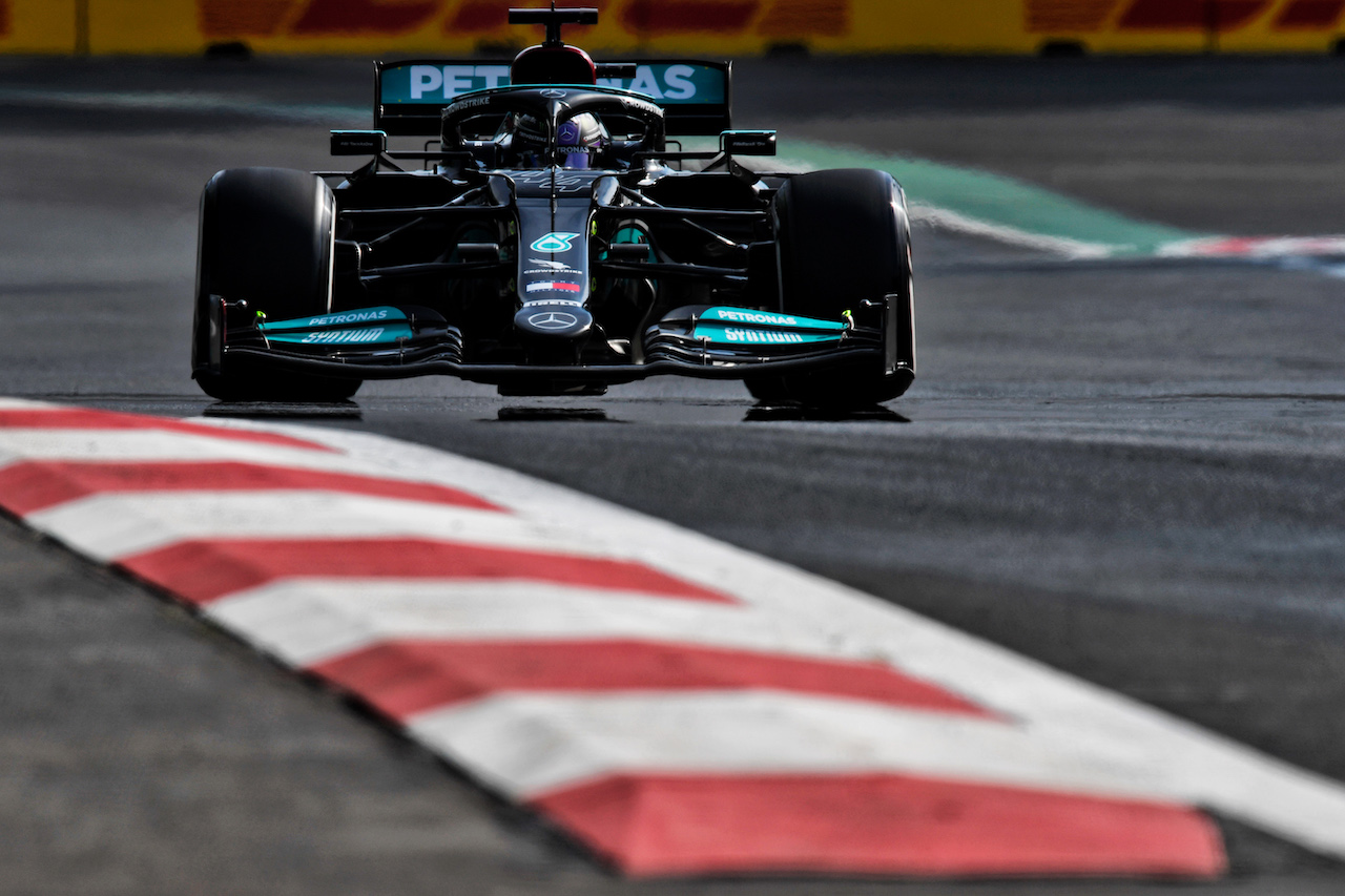 GP CITTA DEL MESSICO, Lewis Hamilton (GBR) Mercedes AMG F1 W12.
05.11.2021. Formula 1 World Championship, Rd 18, Mexican Grand Prix, Mexico City, Mexico, Practice Day.
- www.xpbimages.com, EMail: requests@xpbimages.com © Copyright: Carrezevoli / XPB Images