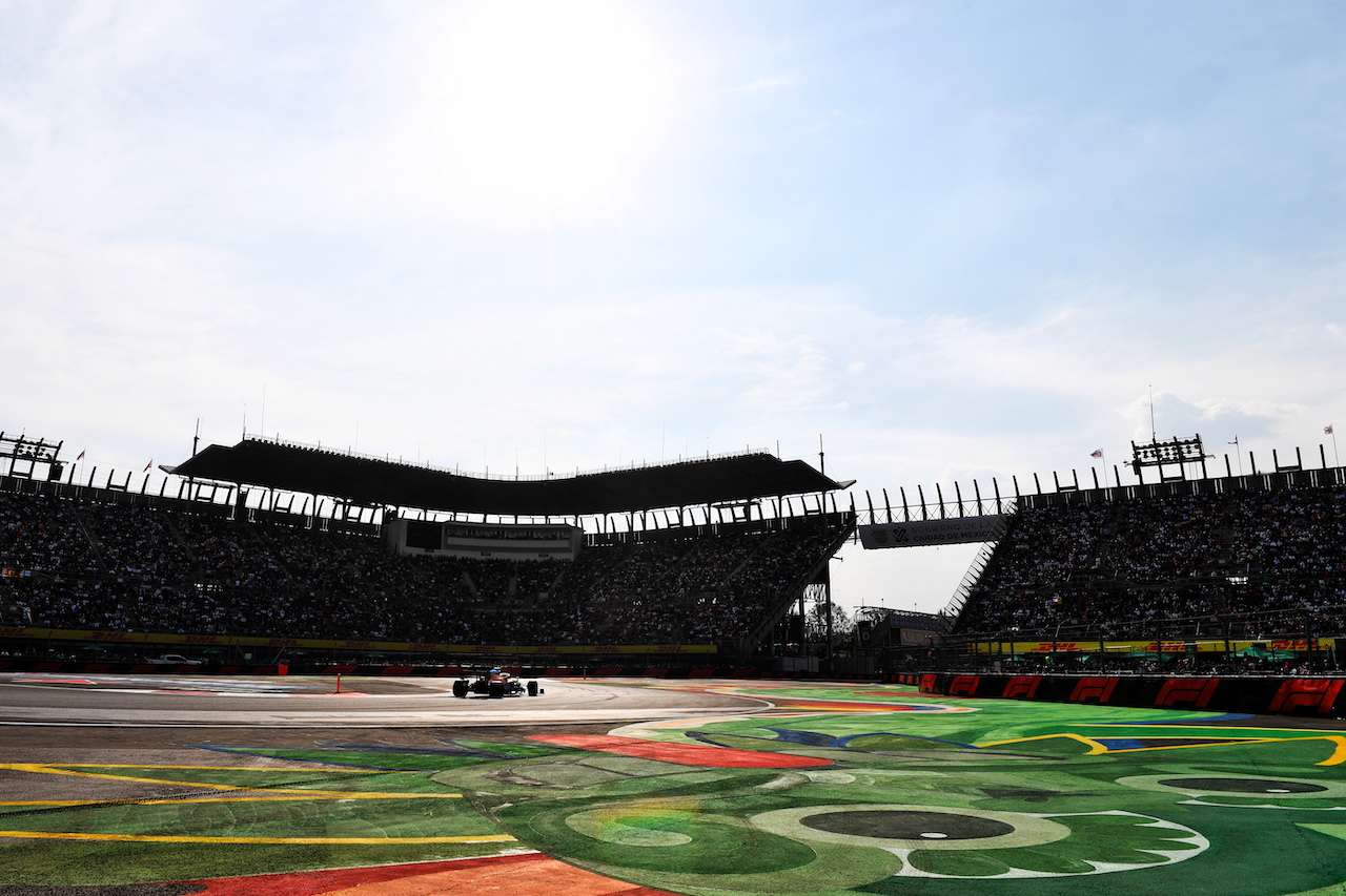 GP CITTA DEL MESSICO, Lando Norris (GBR) McLaren MCL35M.
05.11.2021. Formula 1 World Championship, Rd 18, Mexican Grand Prix, Mexico City, Mexico, Practice Day.
- www.xpbimages.com, EMail: requests@xpbimages.com © Copyright: Carrezevoli / XPB Images
