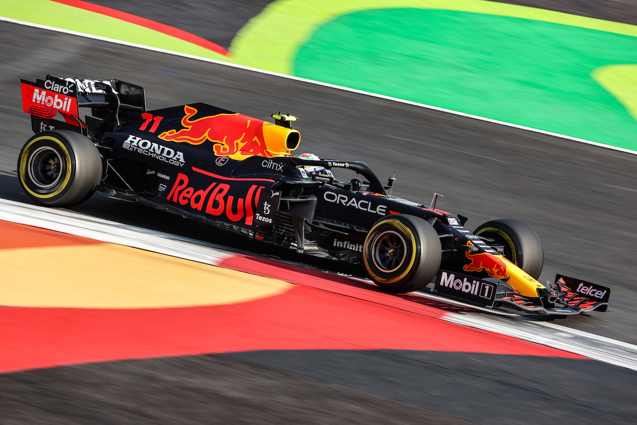 GP CITTA DEL MESSICO, Sergio Perez (MEX) Red Bull Racing RB16B.
05.11.2021. Formula 1 World Championship, Rd 18, Mexican Grand Prix, Mexico City, Mexico, Practice Day.
- www.xpbimages.com, EMail: requests@xpbimages.com © Copyright: Charniaux / XPB Images