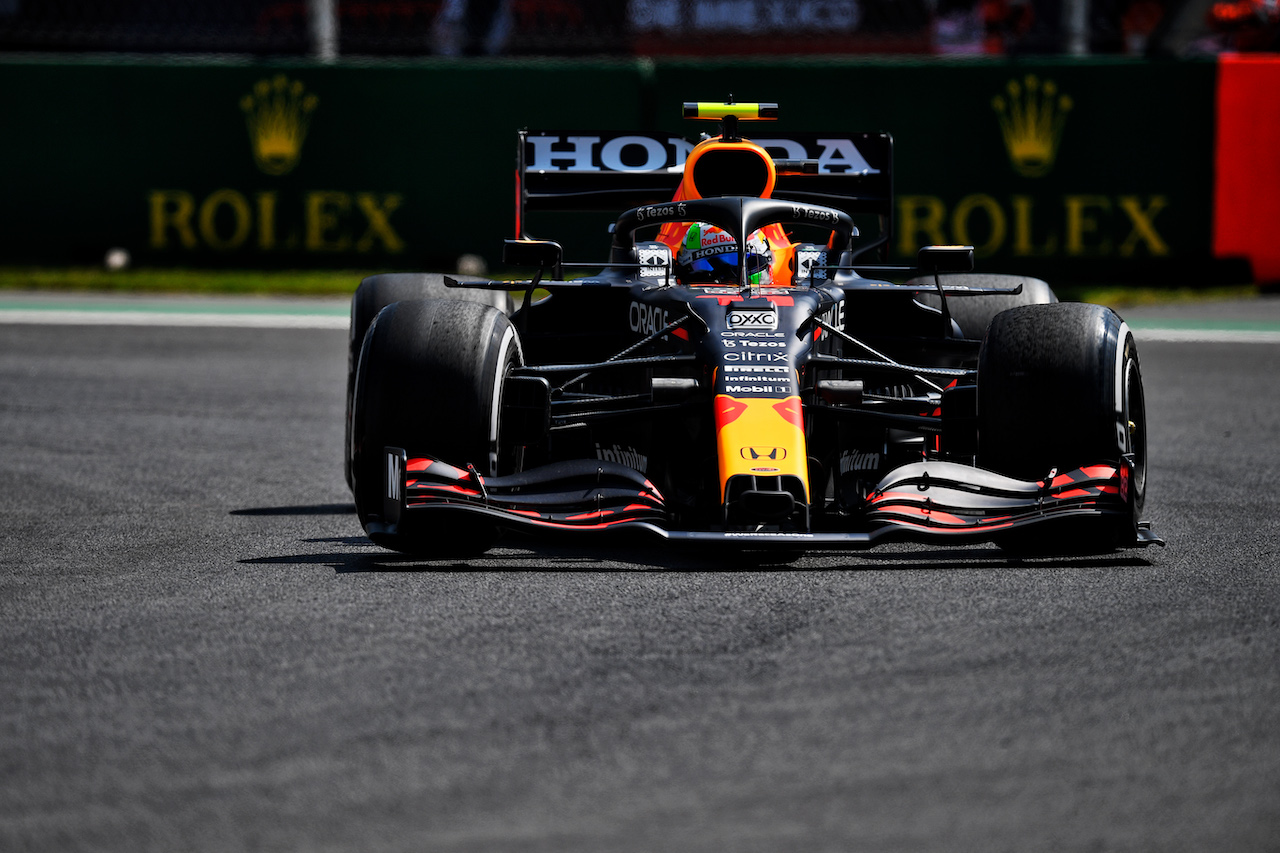GP CITTA DEL MESSICO, Sergio Perez (MEX) Red Bull Racing RB16B.
05.11.2021. Formula 1 World Championship, Rd 18, Mexican Grand Prix, Mexico City, Mexico, Practice Day.
- www.xpbimages.com, EMail: requests@xpbimages.com © Copyright: Carrezevoli / XPB Images