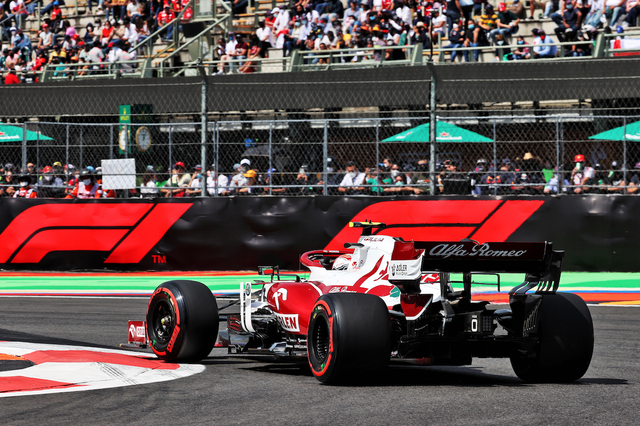 GP CITTA DEL MESSICO, Antonio Giovinazzi (ITA) Alfa Romeo Racing C41.
05.11.2021. Formula 1 World Championship, Rd 18, Mexican Grand Prix, Mexico City, Mexico, Practice Day.
- www.xpbimages.com, EMail: requests@xpbimages.com © Copyright: Batchelor / XPB Images