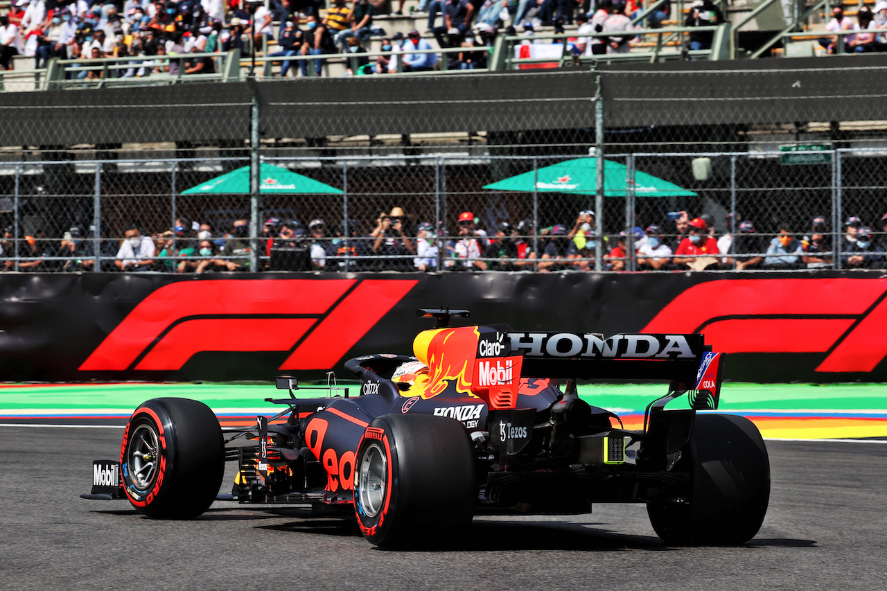GP CITTA DEL MESSICO, Max Verstappen (NLD) Red Bull Racing RB16B.
05.11.2021. Formula 1 World Championship, Rd 18, Mexican Grand Prix, Mexico City, Mexico, Practice Day.
- www.xpbimages.com, EMail: requests@xpbimages.com © Copyright: Batchelor / XPB Images