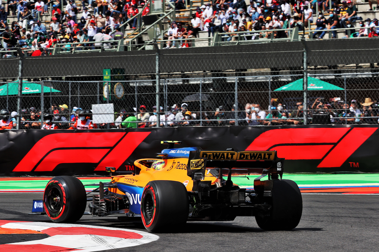 GP CITTA DEL MESSICO, Lando Norris (GBR) McLaren MCL35M.
05.11.2021. Formula 1 World Championship, Rd 18, Mexican Grand Prix, Mexico City, Mexico, Practice Day.
- www.xpbimages.com, EMail: requests@xpbimages.com © Copyright: Batchelor / XPB Images