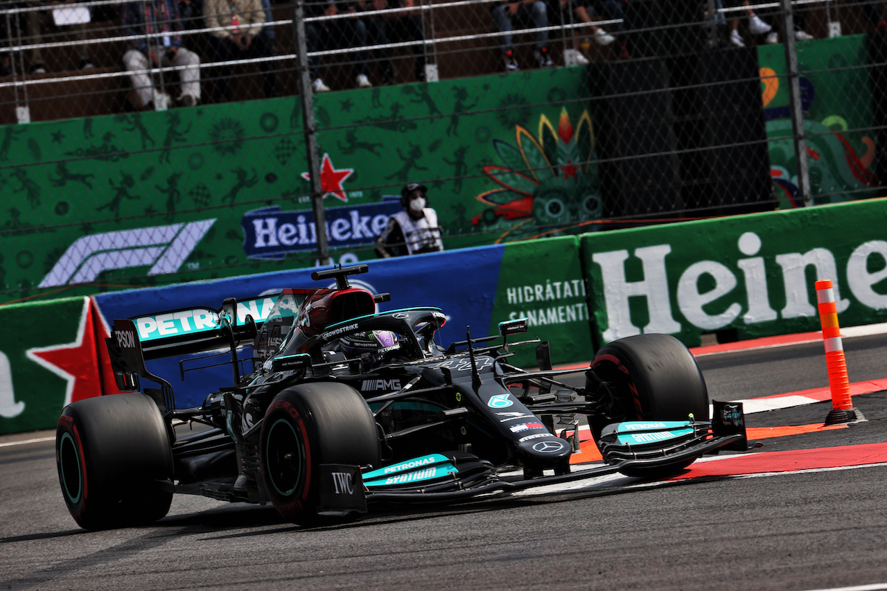 GP CITTA DEL MESSICO, Lewis Hamilton (GBR) Mercedes AMG F1 W12.
05.11.2021. Formula 1 World Championship, Rd 18, Mexican Grand Prix, Mexico City, Mexico, Practice Day.
- www.xpbimages.com, EMail: requests@xpbimages.com © Copyright: Batchelor / XPB Images