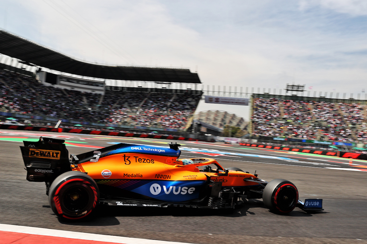 GP CITTA DEL MESSICO, Daniel Ricciardo (AUS) McLaren MCL35M.
05.11.2021. Formula 1 World Championship, Rd 18, Mexican Grand Prix, Mexico City, Mexico, Practice Day.
- www.xpbimages.com, EMail: requests@xpbimages.com © Copyright: Batchelor / XPB Images