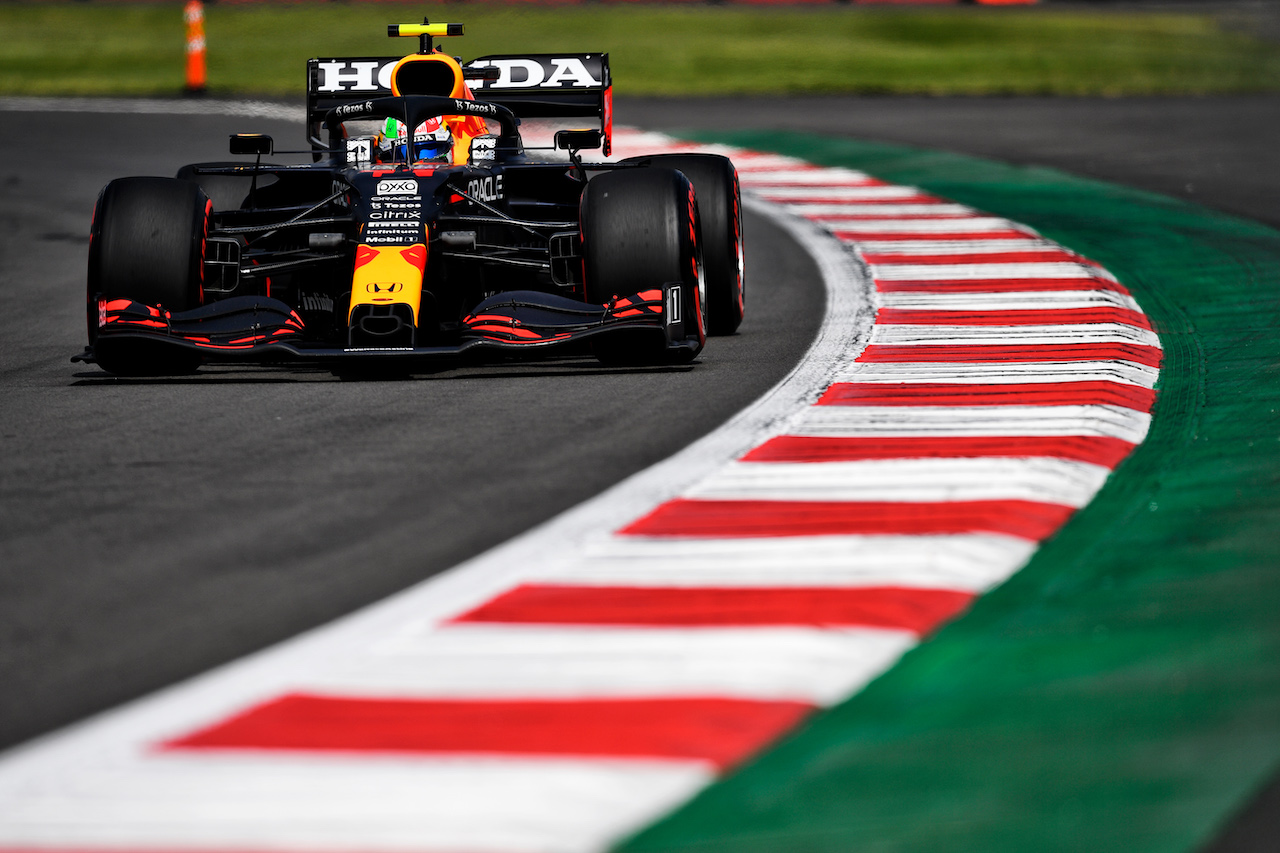 GP CITTA DEL MESSICO, Sergio Perez (MEX) Red Bull Racing RB16B.
05.11.2021. Formula 1 World Championship, Rd 18, Mexican Grand Prix, Mexico City, Mexico, Practice Day.
- www.xpbimages.com, EMail: requests@xpbimages.com © Copyright: Carrezevoli / XPB Images