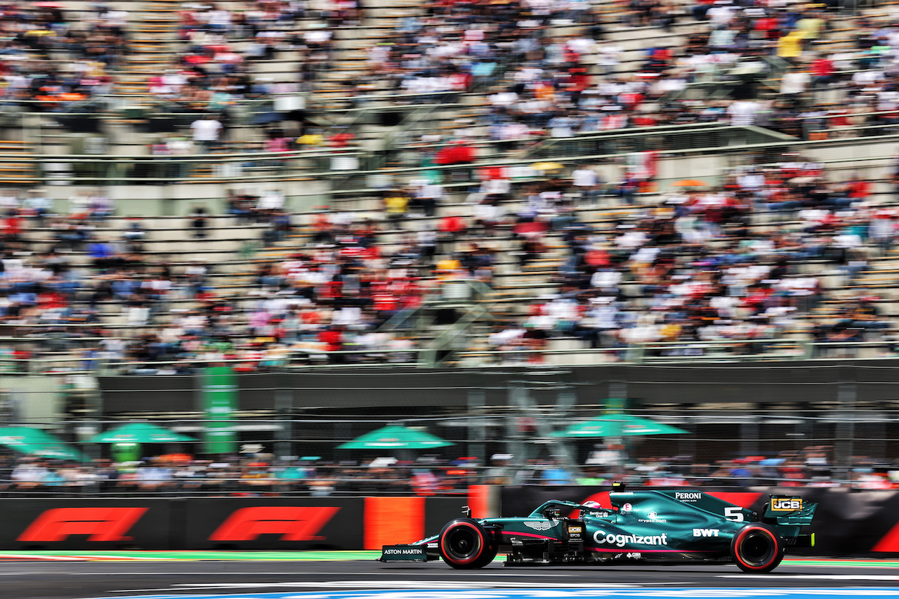 GP CITTA DEL MESSICO, Sebastian Vettel (GER) Aston Martin F1 Team AMR21.
05.11.2021. Formula 1 World Championship, Rd 18, Mexican Grand Prix, Mexico City, Mexico, Practice Day.
- www.xpbimages.com, EMail: requests@xpbimages.com © Copyright: Batchelor / XPB Images