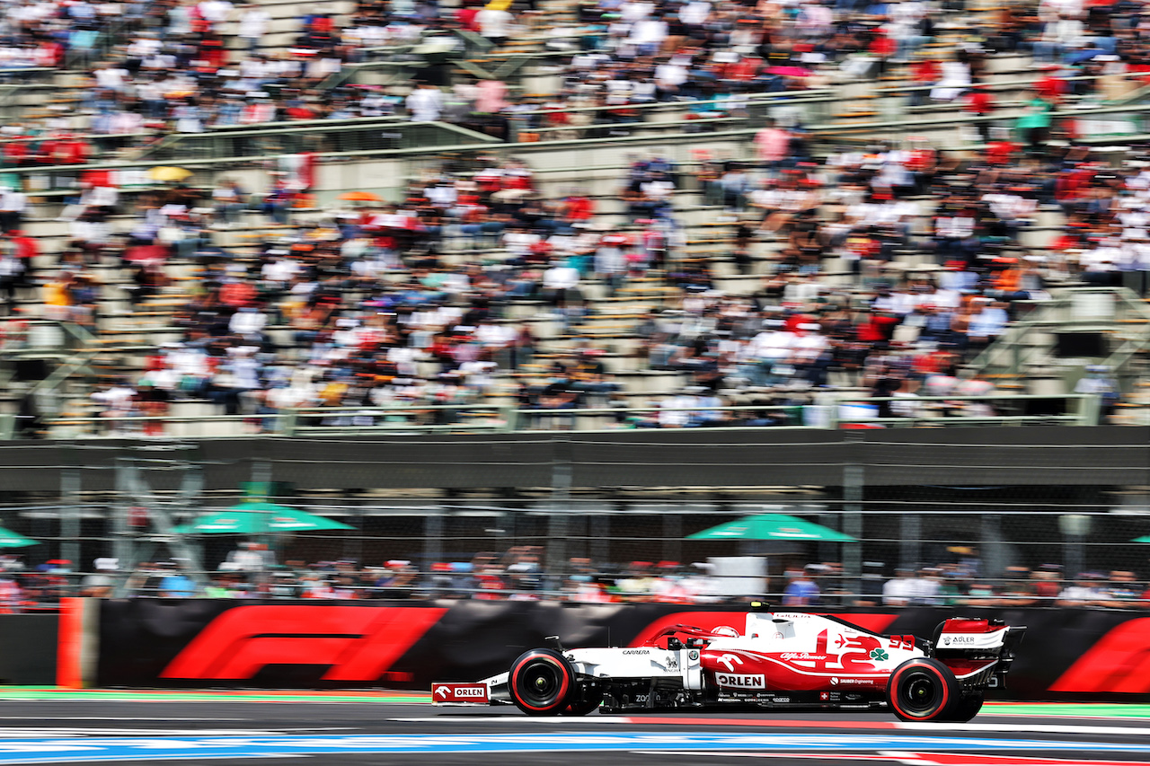 GP CITTA DEL MESSICO, Antonio Giovinazzi (ITA) Alfa Romeo Racing C41.
05.11.2021. Formula 1 World Championship, Rd 18, Mexican Grand Prix, Mexico City, Mexico, Practice Day.
- www.xpbimages.com, EMail: requests@xpbimages.com © Copyright: Batchelor / XPB Images