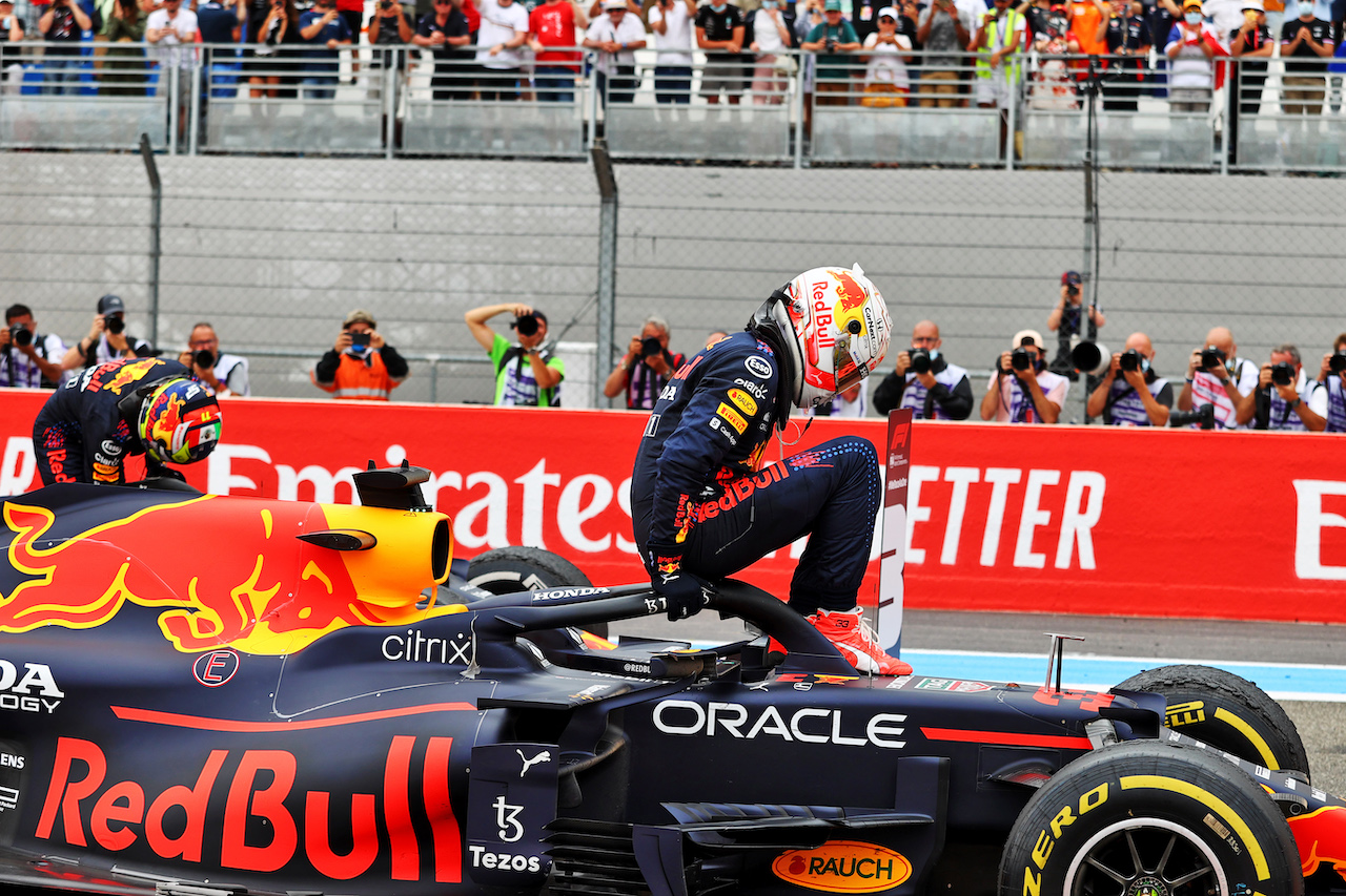 GP FRANCIA, Gara winner Max Verstappen (NLD) Red Bull Racing RB16B celebrates in parc ferme.
20.06.2021. Formula 1 World Championship, Rd 7, French Grand Prix, Paul Ricard, France, Gara Day.
- www.xpbimages.com, EMail: requests@xpbimages.com © Copyright: Moy / XPB Images