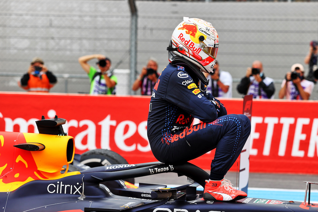 GP FRANCIA, Gara winner Max Verstappen (NLD) Red Bull Racing RB16B celebrates in parc ferme.
20.06.2021. Formula 1 World Championship, Rd 7, French Grand Prix, Paul Ricard, France, Gara Day.
- www.xpbimages.com, EMail: requests@xpbimages.com © Copyright: Moy / XPB Images