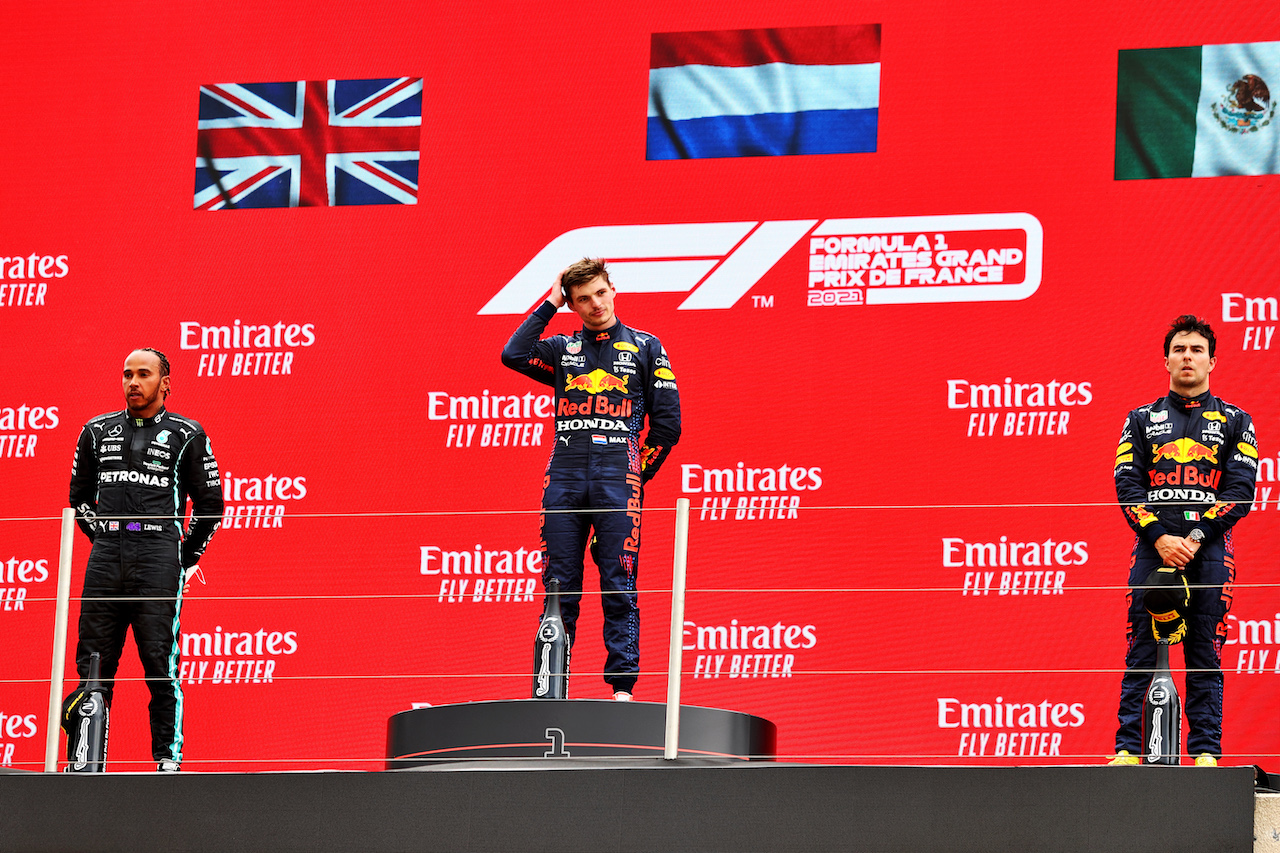 GP FRANCIA, The podium (L to R): Lewis Hamilton (GBR) Mercedes AMG F1, second; Max Verstappen (NLD) Red Bull Racing, vincitore; Sergio Perez (MEX) Red Bull Racing, third.
20.06.2021. Formula 1 World Championship, Rd 7, French Grand Prix, Paul Ricard, France, Gara Day.
- www.xpbimages.com, EMail: requests@xpbimages.com © Copyright: Moy / XPB Images